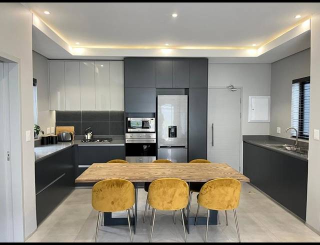 2 BEDROOM APARTMENT FOR SALE IN MENLO PARK